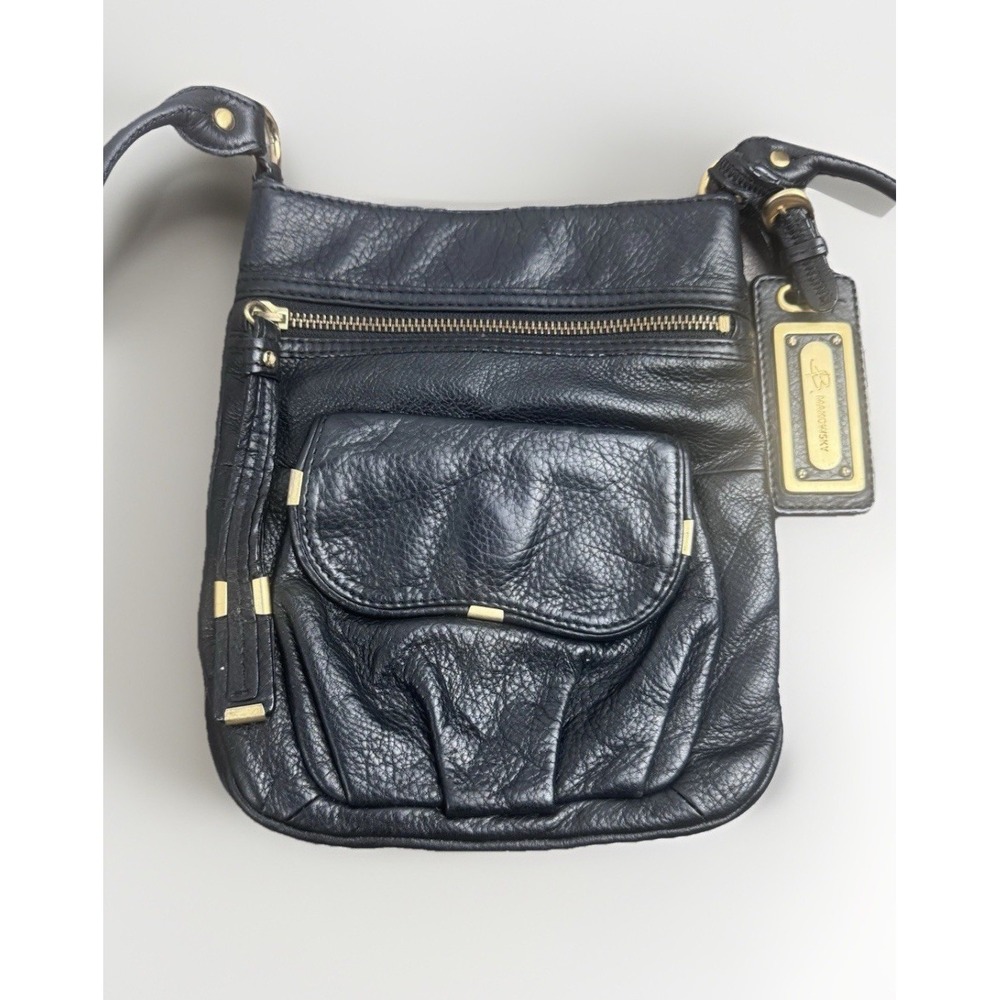VINTAGE Women B Makowsky Black Leather Crossbody Purse Magnet Flap Gusset Pocket